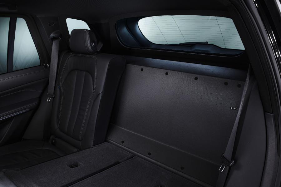Интерьер BMW X5 Protection VR6 (G05) 2019 года  (фото 24 из 26)
